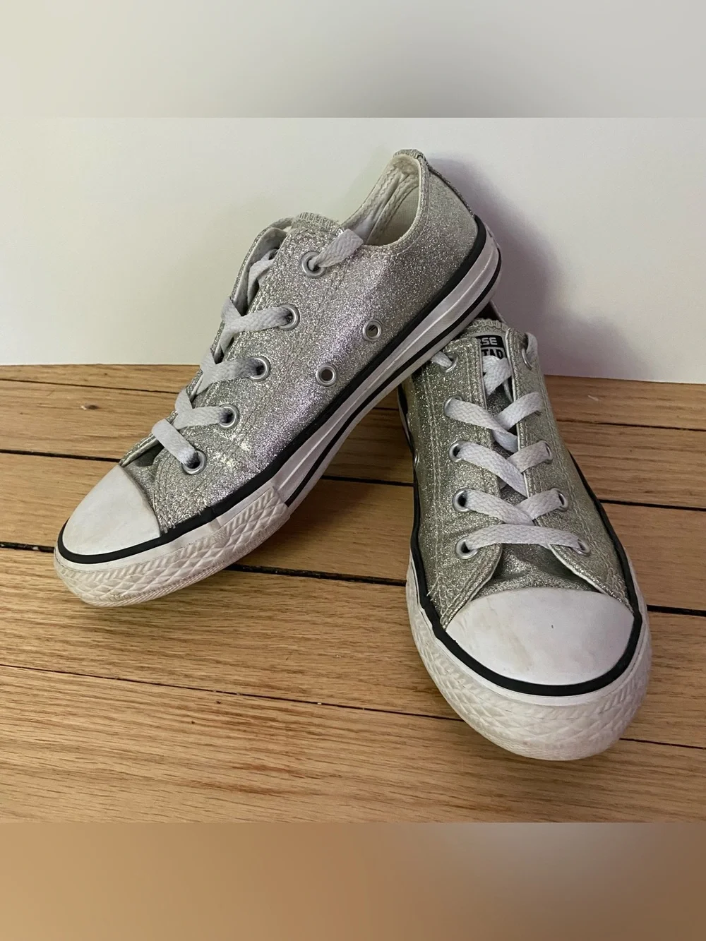 Converse All Star Chuck Taylor Sneaker Youth 2 Shoes Silver Glitter Low Top Fun